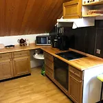 Natuerlicher Holzkomfort Im Hessischen Kegelspiel
