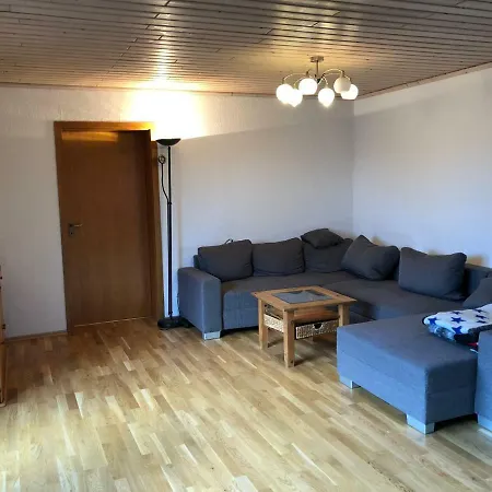 Natuerlicher Holzkomfort Im Hessischen Kegelspiel 汉菲尔德