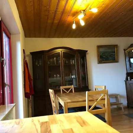 Natuerlicher Holzkomfort Im Hessischen Kegelspiel 汉菲尔德