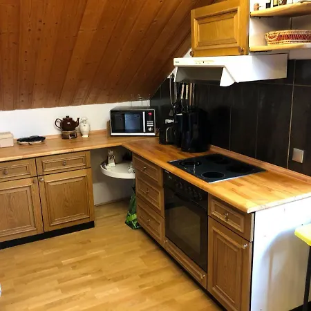 Natuerlicher Holzkomfort Im Hessischen Kegelspiel