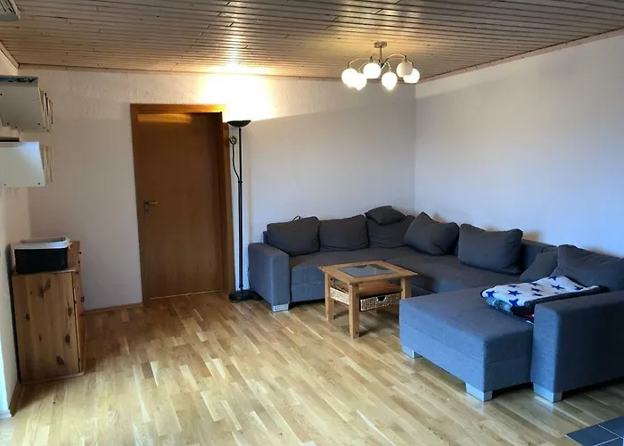 Natürlicher Holzkomfort Im Hessischen Kegelspiel Hünfeld