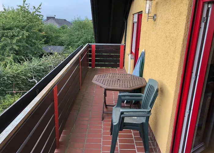 Natürlicher Holzkomfort Im Hessischen Kegelspiel Apartment